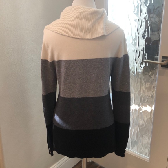 WHBM sweater size S - Picture 2 of 2